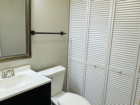 4th image of 205 Lincoln St #205