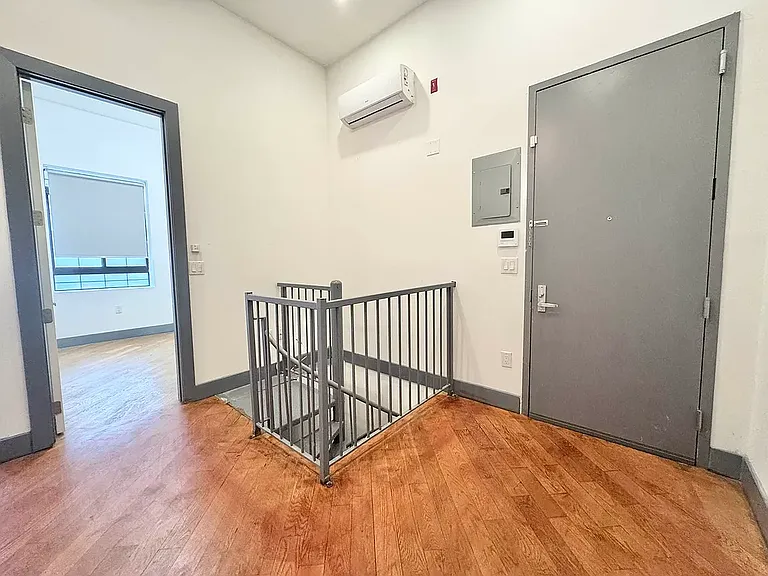 376 S 3rd St #1F — Photo 6