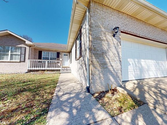 3rd image of 83 Harts Place Dr