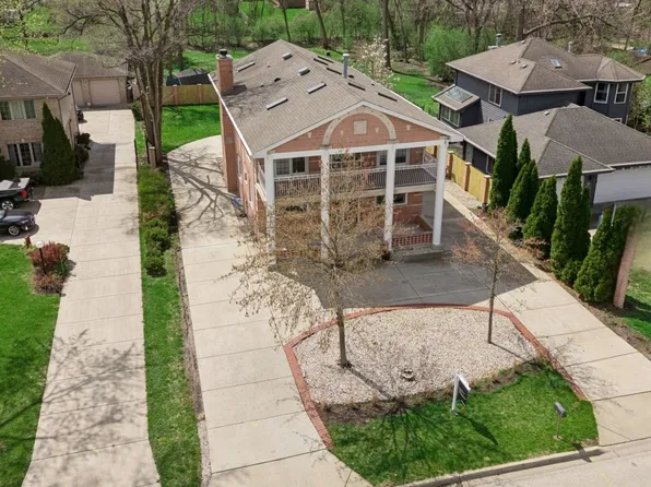 9807 W 57th St, Countryside, IL 60525