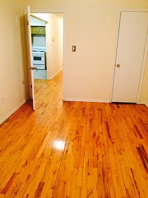 Rented by Astoria Realty | media 7