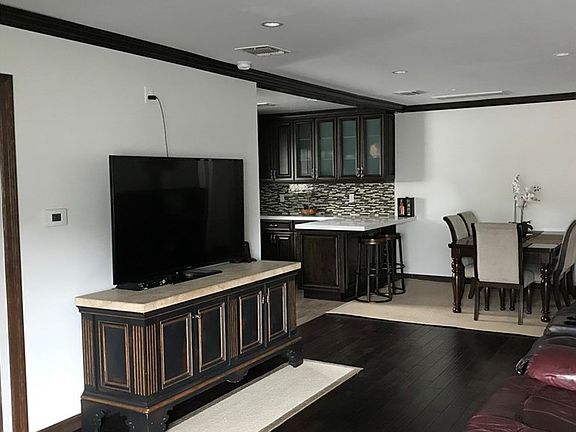 2nd image of 6915 Longridge Ave