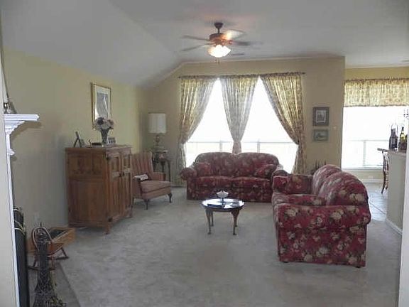 4th image of 6207 Holly Crest Ln