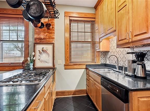3rd image of 2028 Clay St