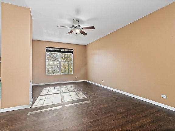 3rd image of 1483 W Sedgewood Ct