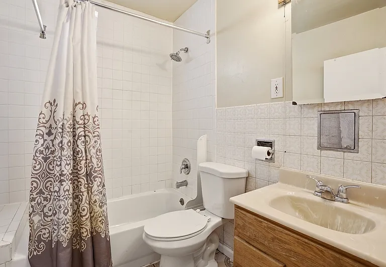 1011 E Augusta Ave — Photo 16