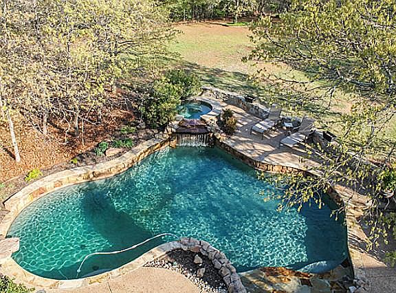 2nd image of 3204 Beaver Creek Dr