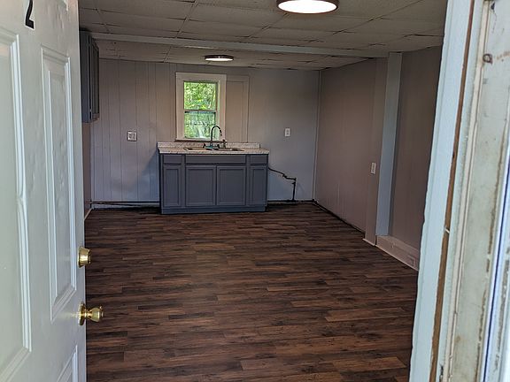3rd image of 821 Richardson St APT 2