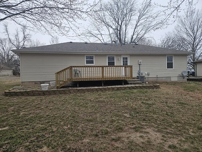 131 N Fairwood Ave — Photo 2