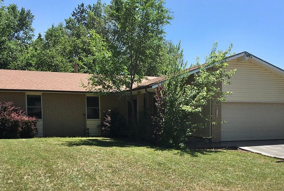 1st image of 3814 Columbia Dr