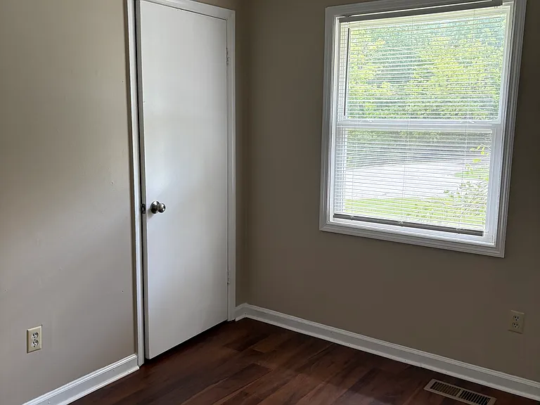 108 Woodglen Ct — Photo 18