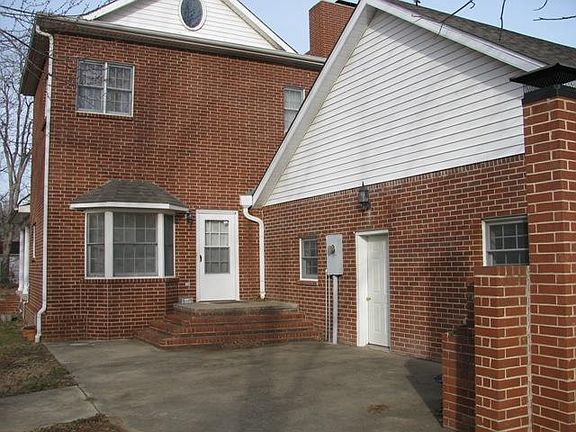 5th image of 301 N Byrd St