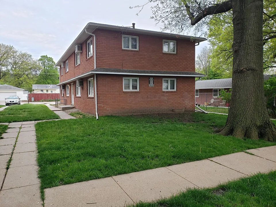 6821 Colfax Ave