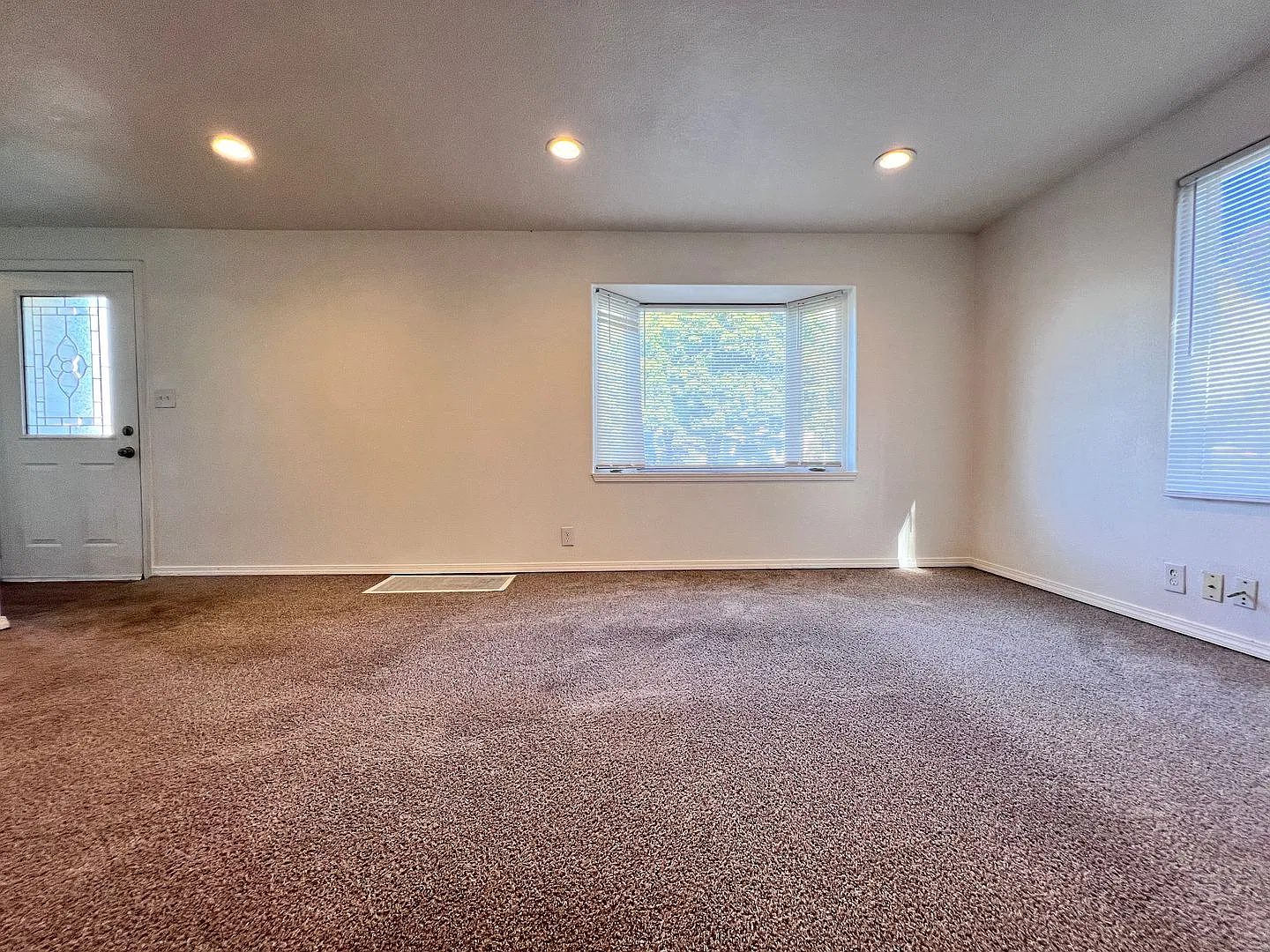 3 bedroom, 1 bathroom (one egress room) Single Family Home Available now! — Photo 3