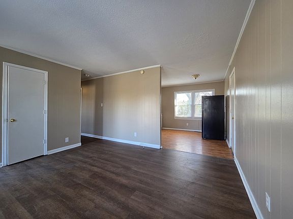 3rd image of 743 Clarinda St