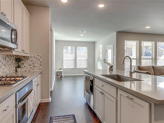 5th image of 2920 Coral Valley Dr