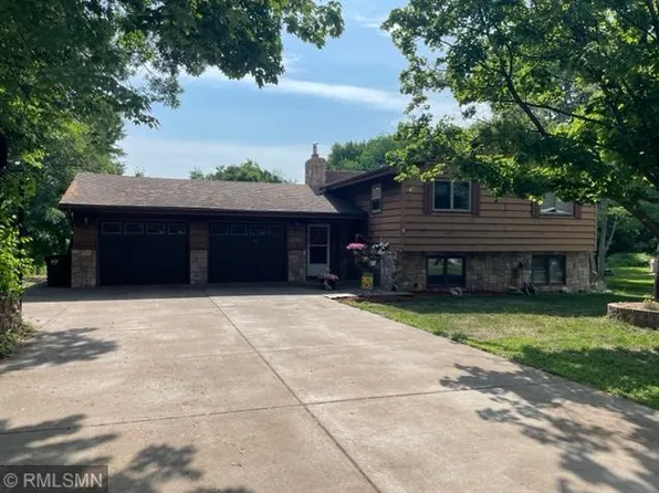 16620 Isanti Cir NE, Ham Lake, MN 55304