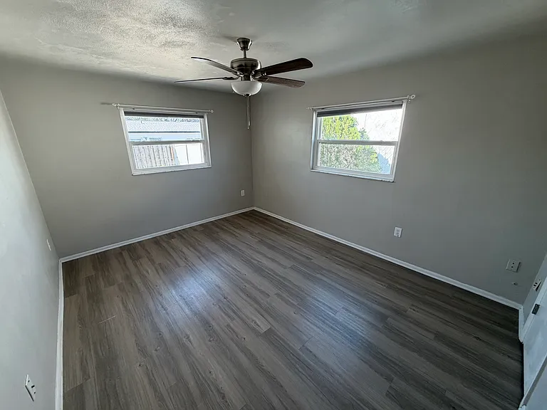 7520 Hawthorn Dr — Photo 16