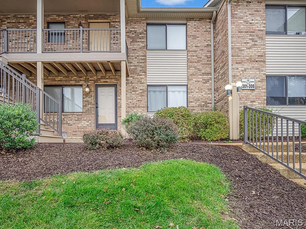 302 Eagle Rdg photo 1