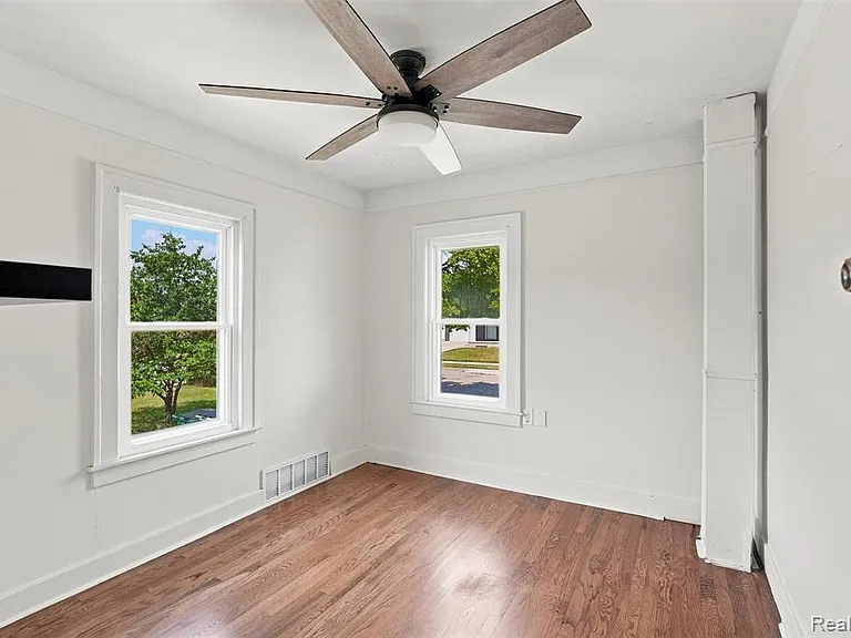 329 W Sonoma Ave — Photo 11
