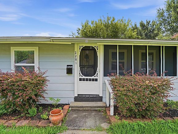 3rd image of 2281 Des Jardines St
