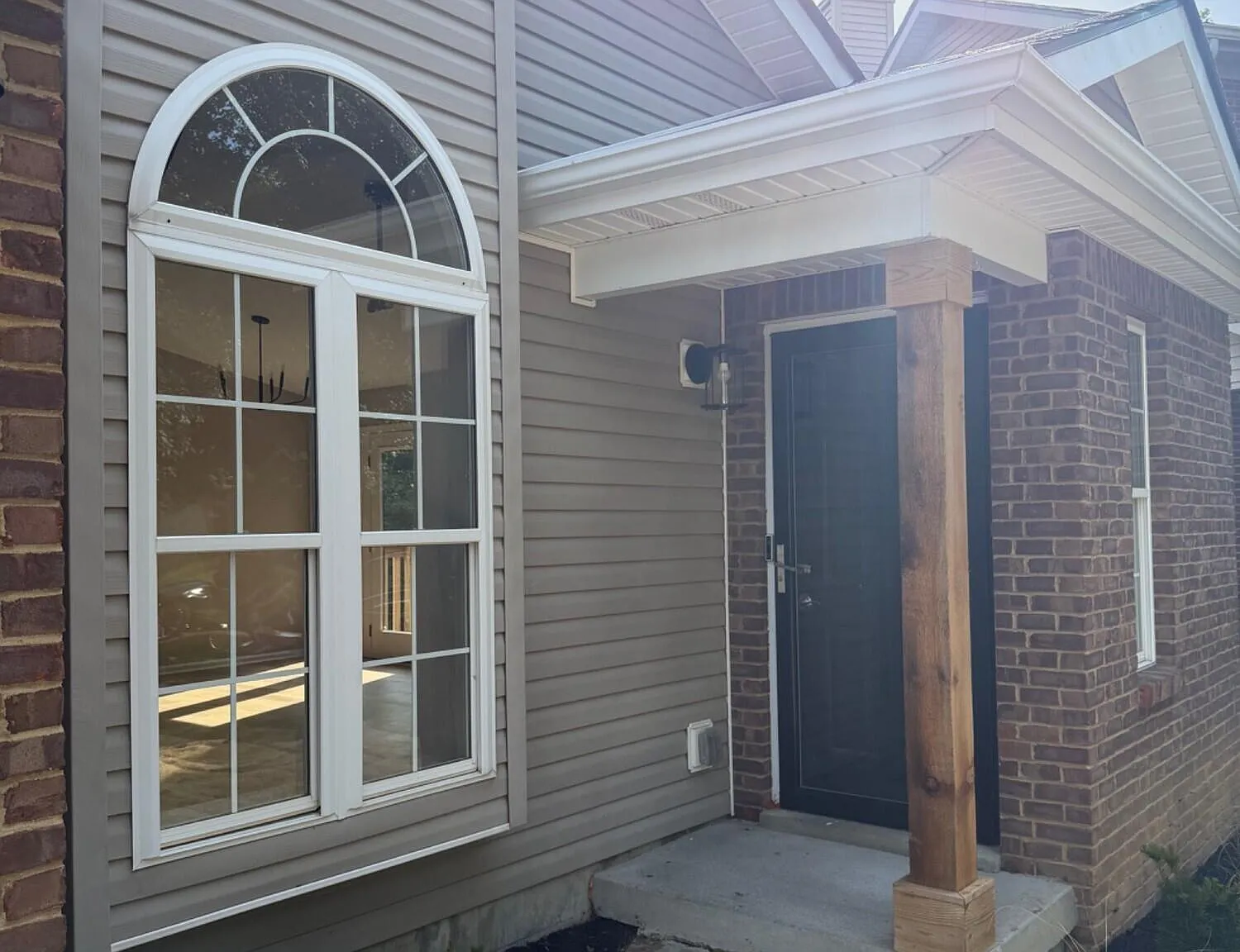 3 bed, 2.0 bath, 1104 sqft, $1,800 — Photo 3