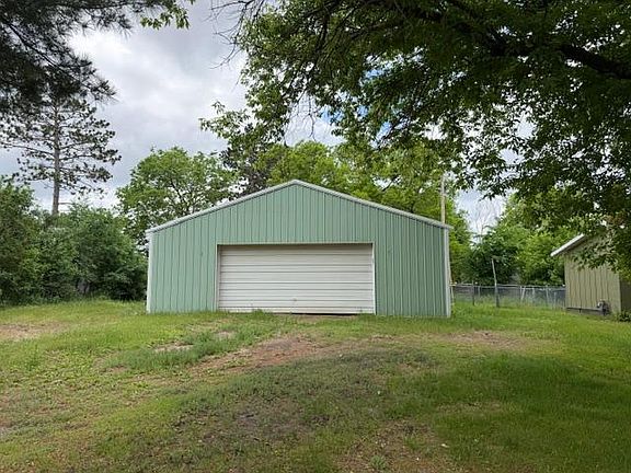 2nd image of 407 Lake Ave