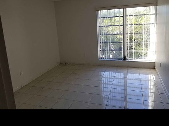 4th image of 9190 Fontainebleau Blvd APT 402