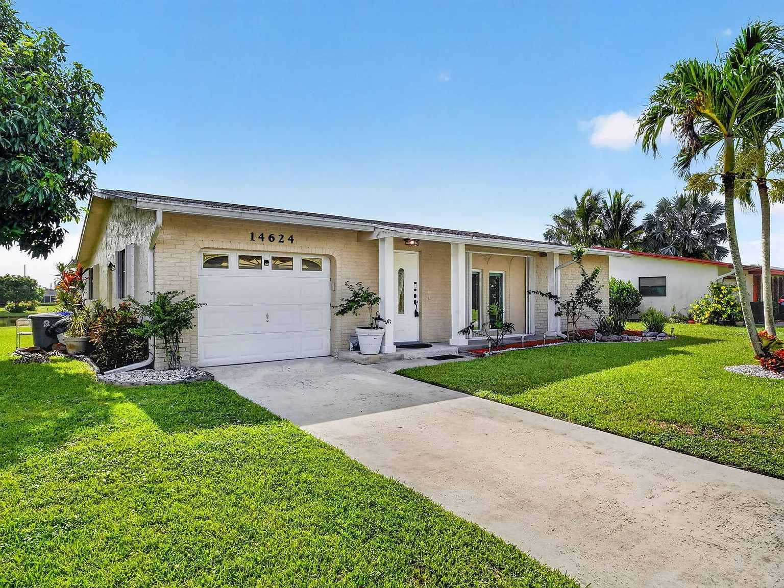 2 bed, 2.0 bath, 1639 sqft, $3,750 — Photo 3