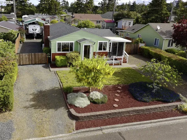 1903 17th St, Florence, OR 97439