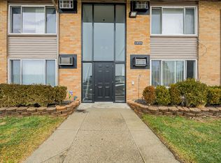 1494 Nancywood Dr, Waterford, MI 48327