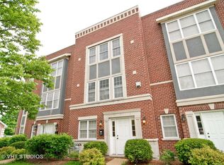 315 E Burlington St APT C, Riverside, IL 60546