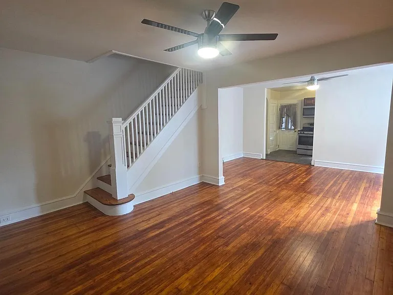 2439 Madison St — Photo 4