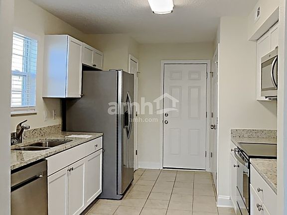 3rd image of 15461 Fawn Meadow Dr