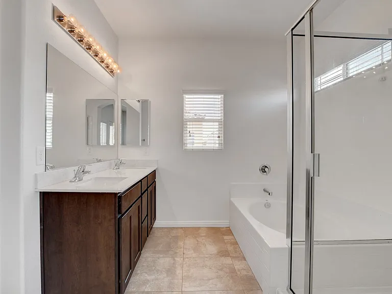 Gleneagles Village Townhomes