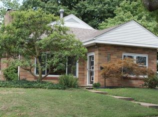 1221 Pembroke Dr, Saint Louis, MO 63119