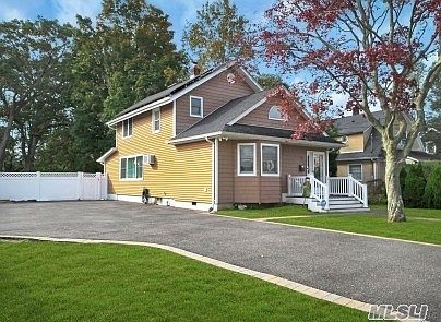 1st image of 30 Bowers Ct