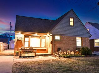 7809 Livingston Ave, Wauwatosa, WI 53213
