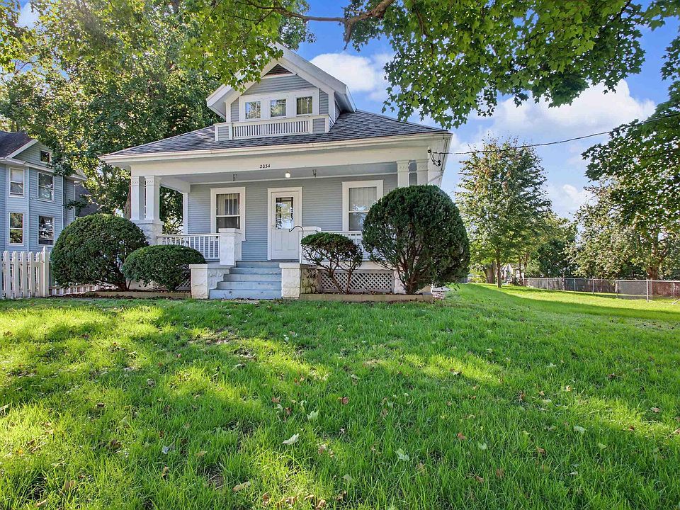 1st image of 2034 Locust St