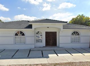 3196 W 79th Pl, Hialeah, FL 33018