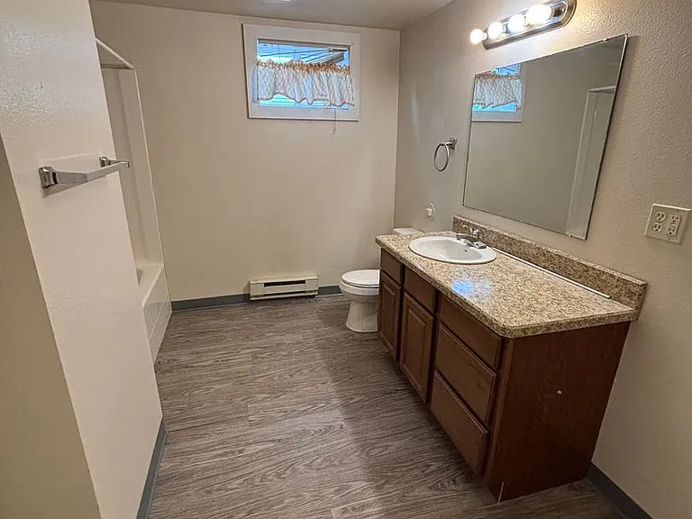 1481 Northern Ave — Photo 11