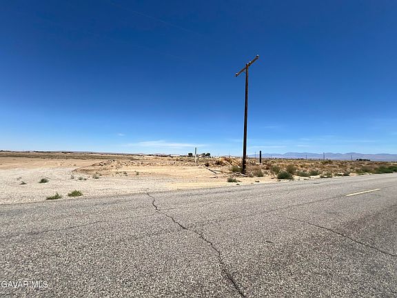 5th image of 50th St E