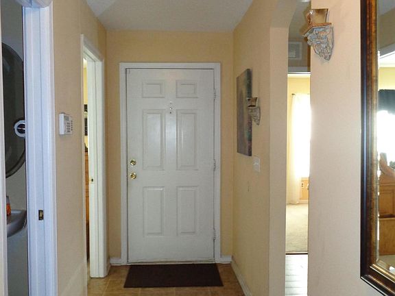 4th image of 535 E 55th St