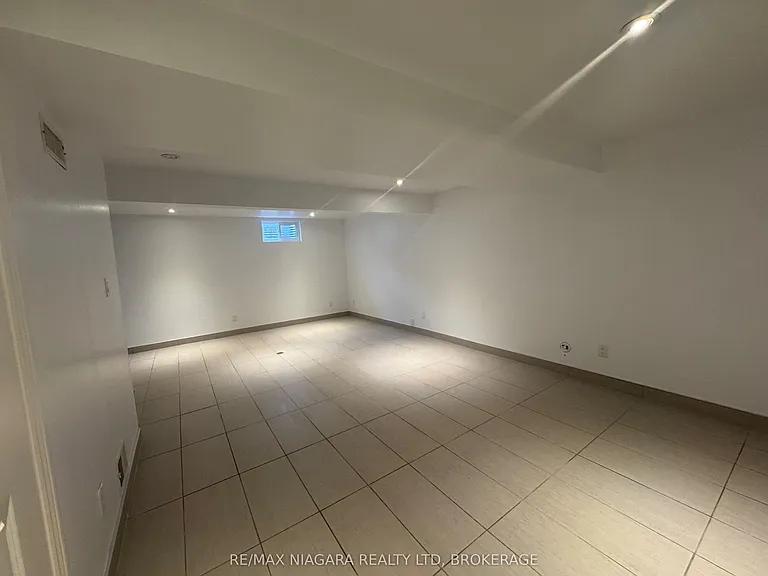 5852 Frontenac St #8 — Photo 13