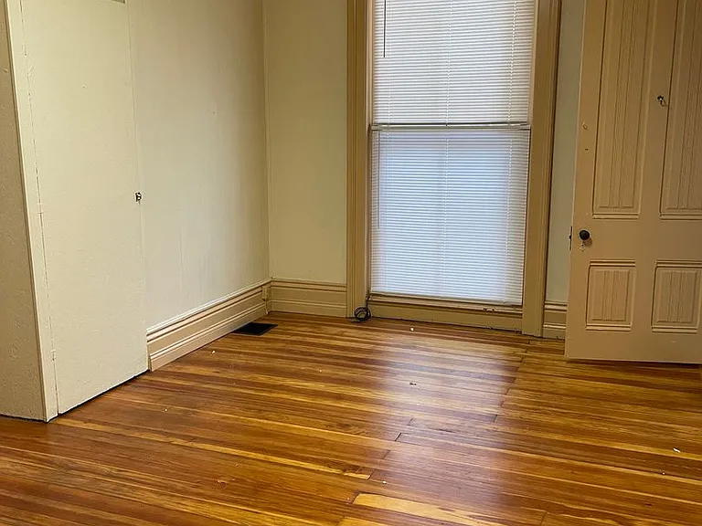 204 N Mulberry St — Photo 7