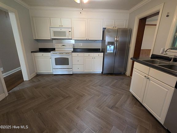 5th image of 520 Charlotte Avenue