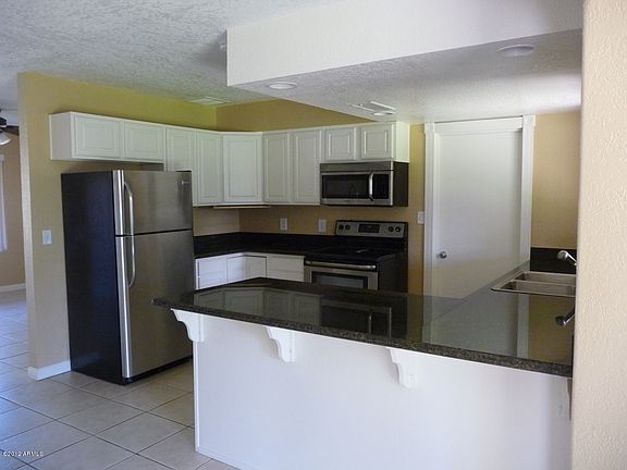 4th image of 1333 W Sequoia Dr