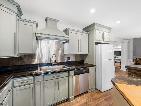 5th image of 7623 Peppercorn Ln