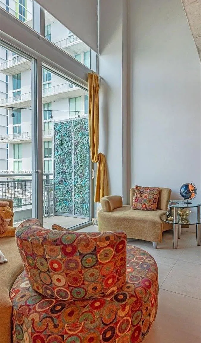 Neo Vertika Condo — Photo 2
