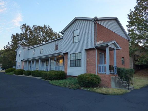 2nd image of 1510 W Knollwood Cir